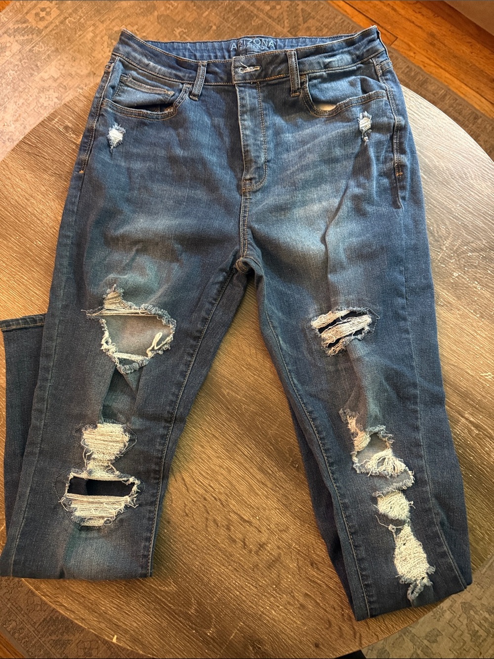 Arizona Jean Company Distressed Dark Blue Ankle Jeans